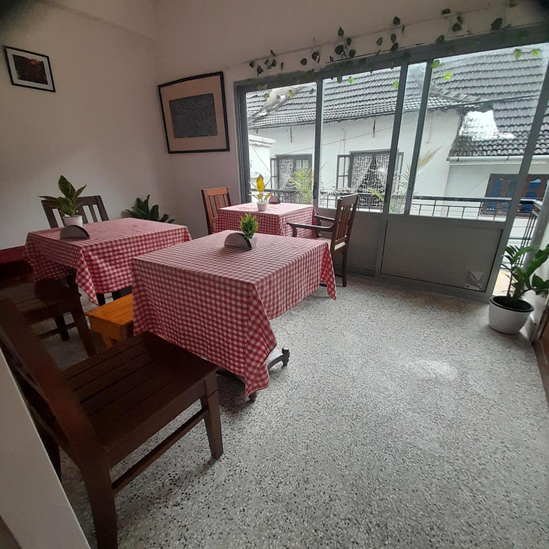 Mother Tree Inn Kochi Εξωτερικό φωτογραφία